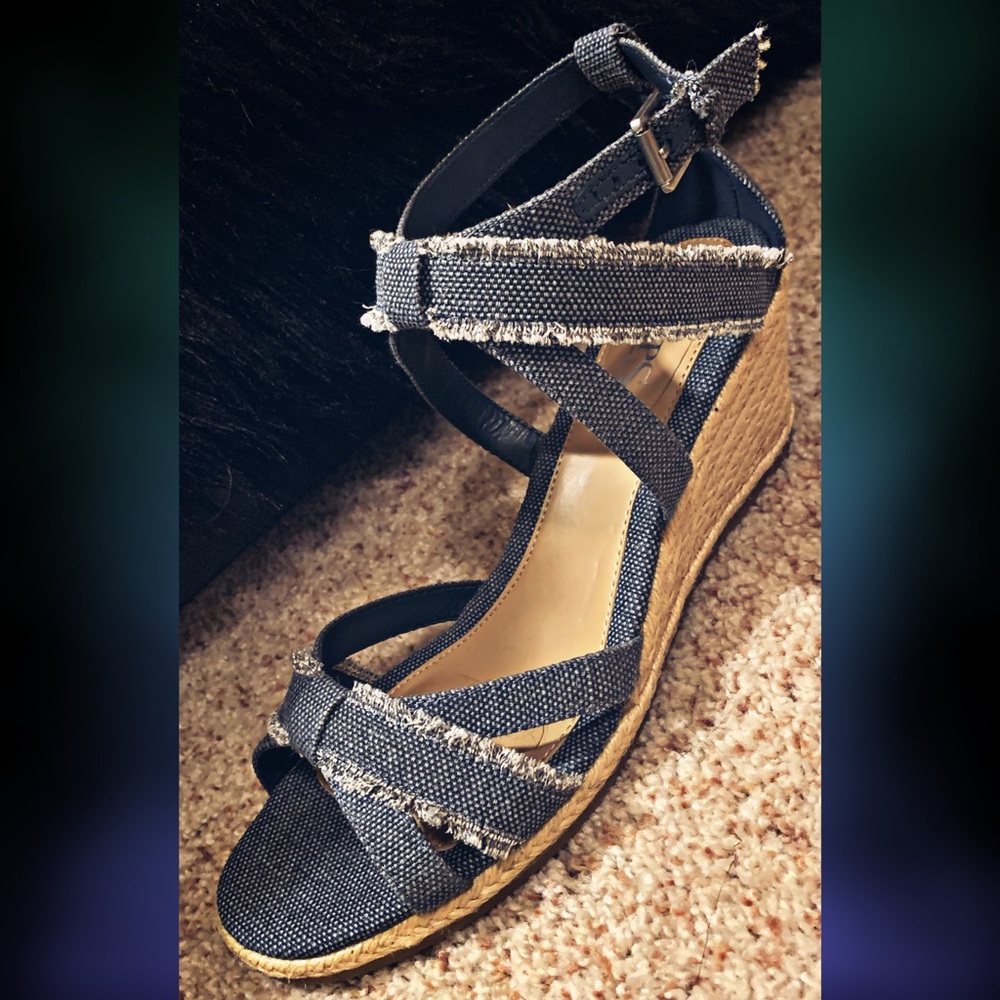 NWOT Flirty wedge Sandals